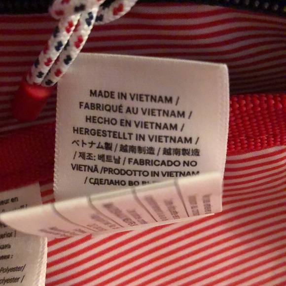 Herschel Supply Co Classic Backpack Color Navy Recycled Nylon NWT - Picture 11 of 16